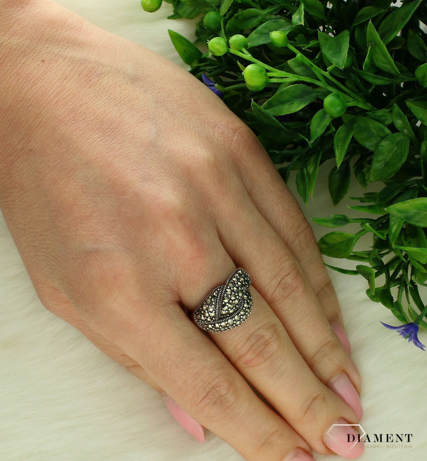 Srebrny pierścionek damski 925 z markazytami rozmiar 16 PM 348markazyt. Srebrny pierścionek damski. Pierścionek damski srebrny nowoczesny wzór. Pierścionek srebrny damski na prezent. Pierścionek z markazytami (2).jpg